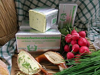 CH-​Kräuterkäse angemacht 82% 1kg 